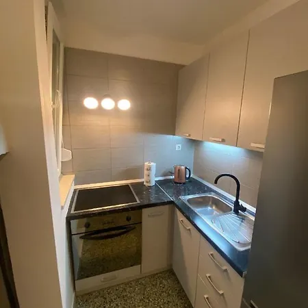 With A Parking Space - 21527 Apartment Split
