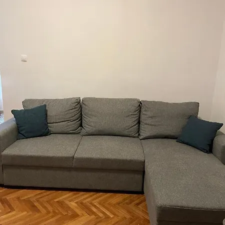 With A Parking Space - 21527