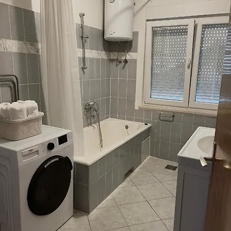 Apartman With A Parking Space - 21527 *
